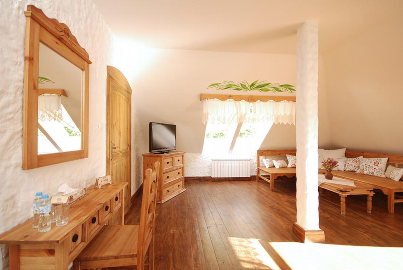 Lipowy Gosciniec Aparthotel Otwock Maly Ngoại thất bức ảnh